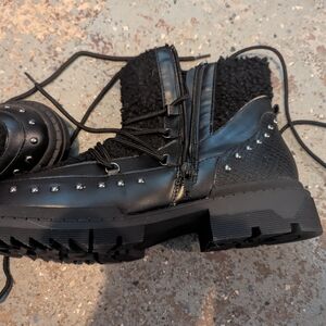 Justfab Bethy Cold Weather Boots Thick and Padded Soles Silver Studs Size 9